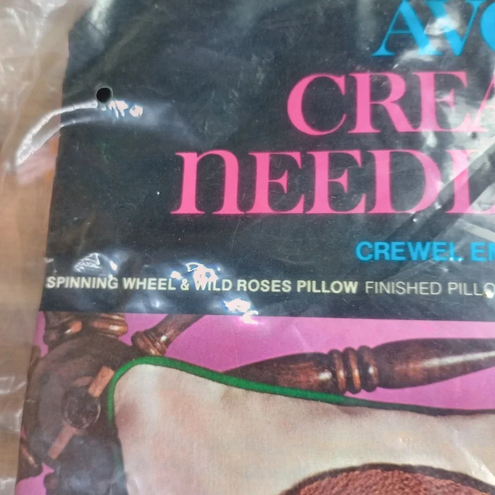 Avon Spinning Wheel Wild Roses‎ Pillow Crewel Embroidery Creative Needlecraft